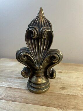 Vintage French Fleur-de-Lis Finial Gold Leaf Decorative Accent Sculpture 8.5”